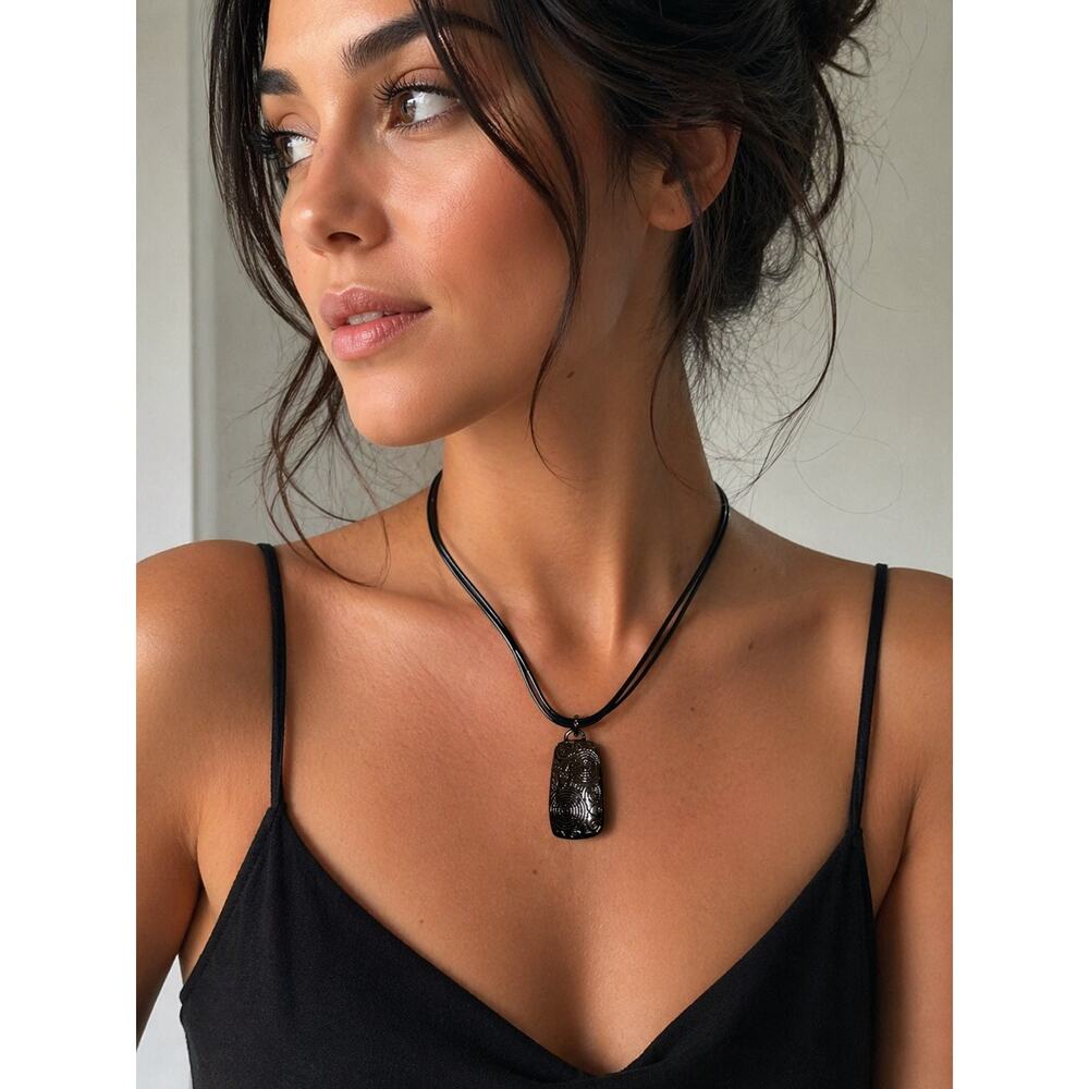 🖤 Reversible Pendant Necklace | Black/Green Jewel + Etched Metal | 20” 🖤